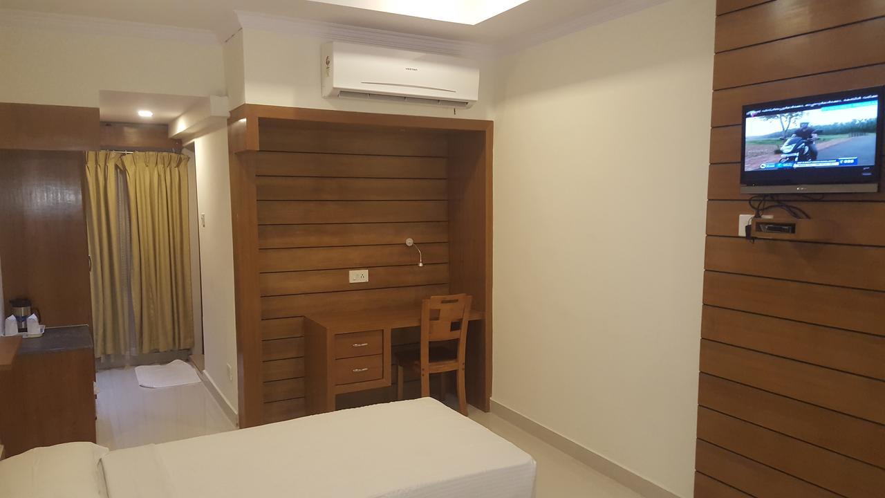 Hotel Sree Gokulam Residency Thrissur Exterior foto
