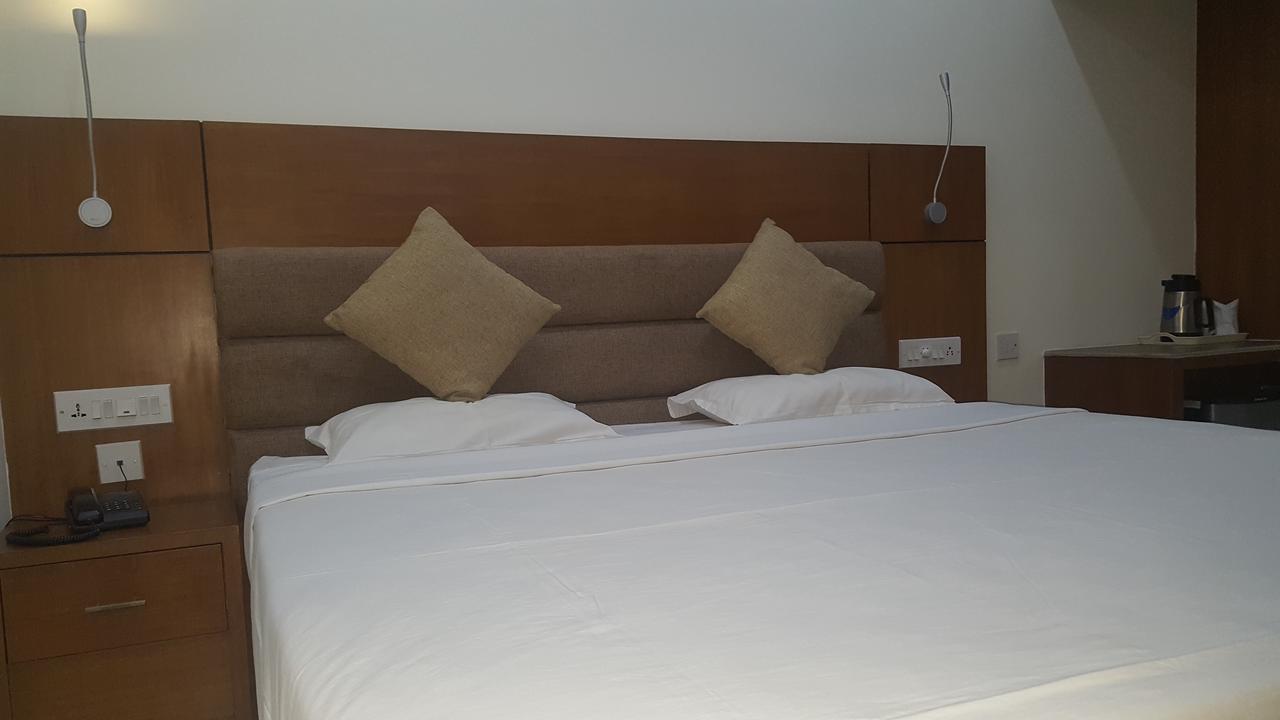 Hotel Sree Gokulam Residency Thrissur Exterior foto