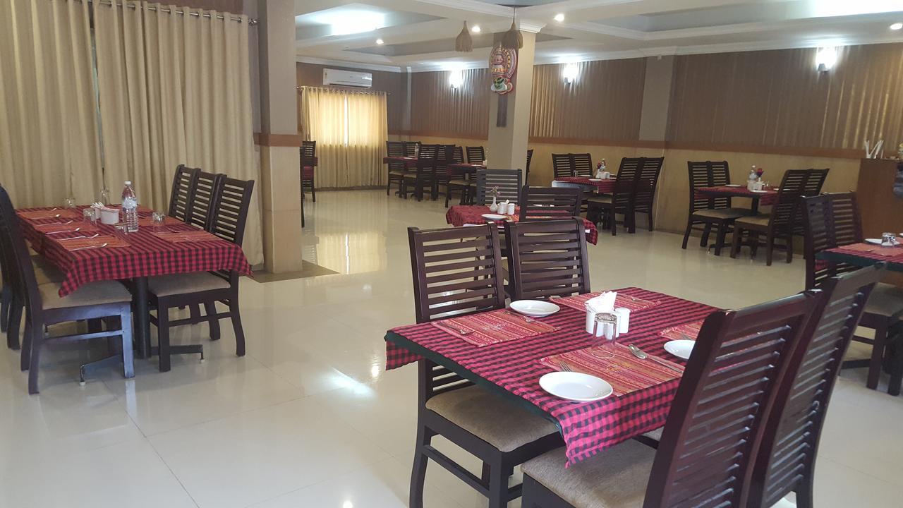 Hotel Sree Gokulam Residency Thrissur Exterior foto