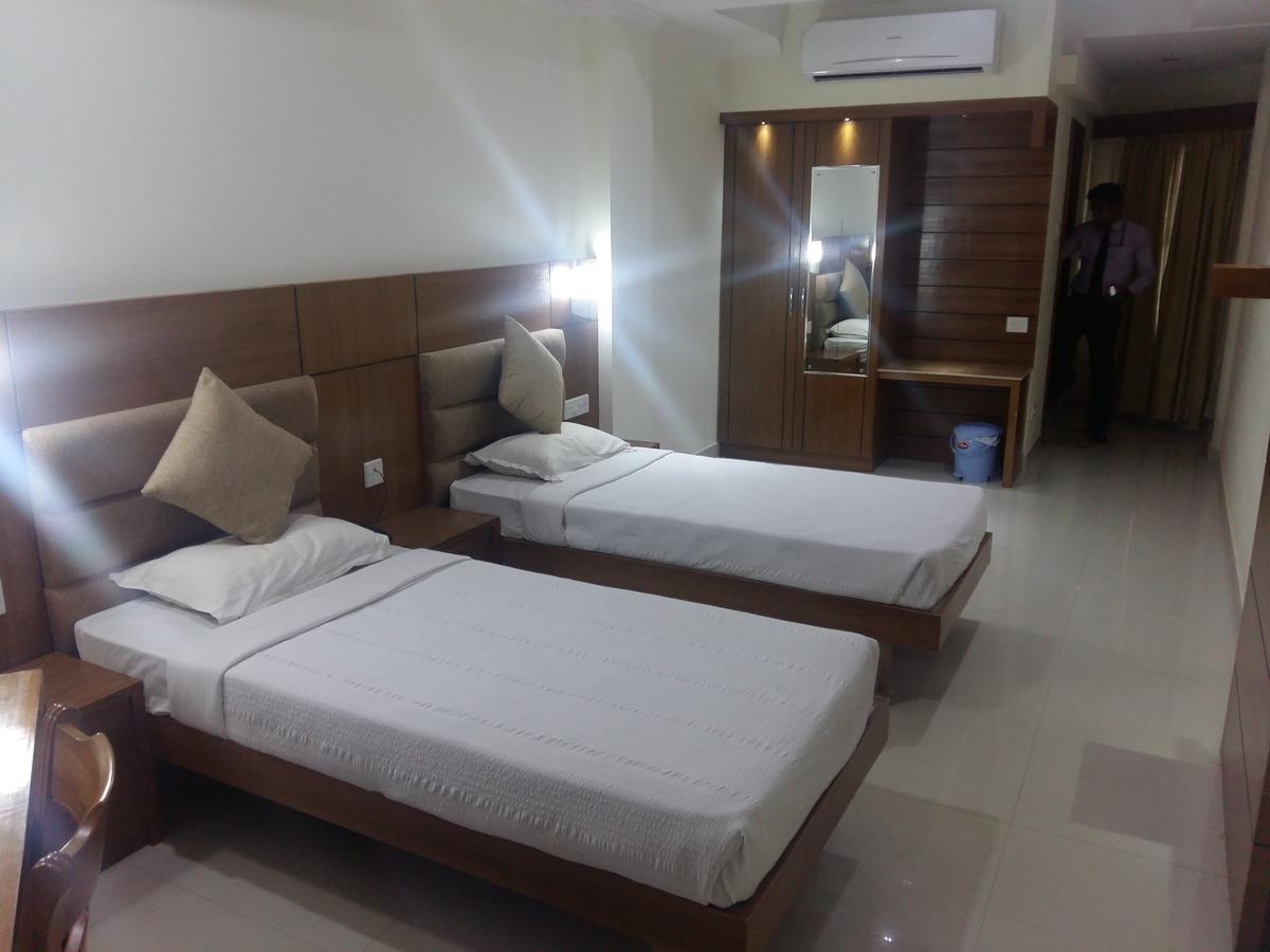Hotel Sree Gokulam Residency Thrissur Exterior foto