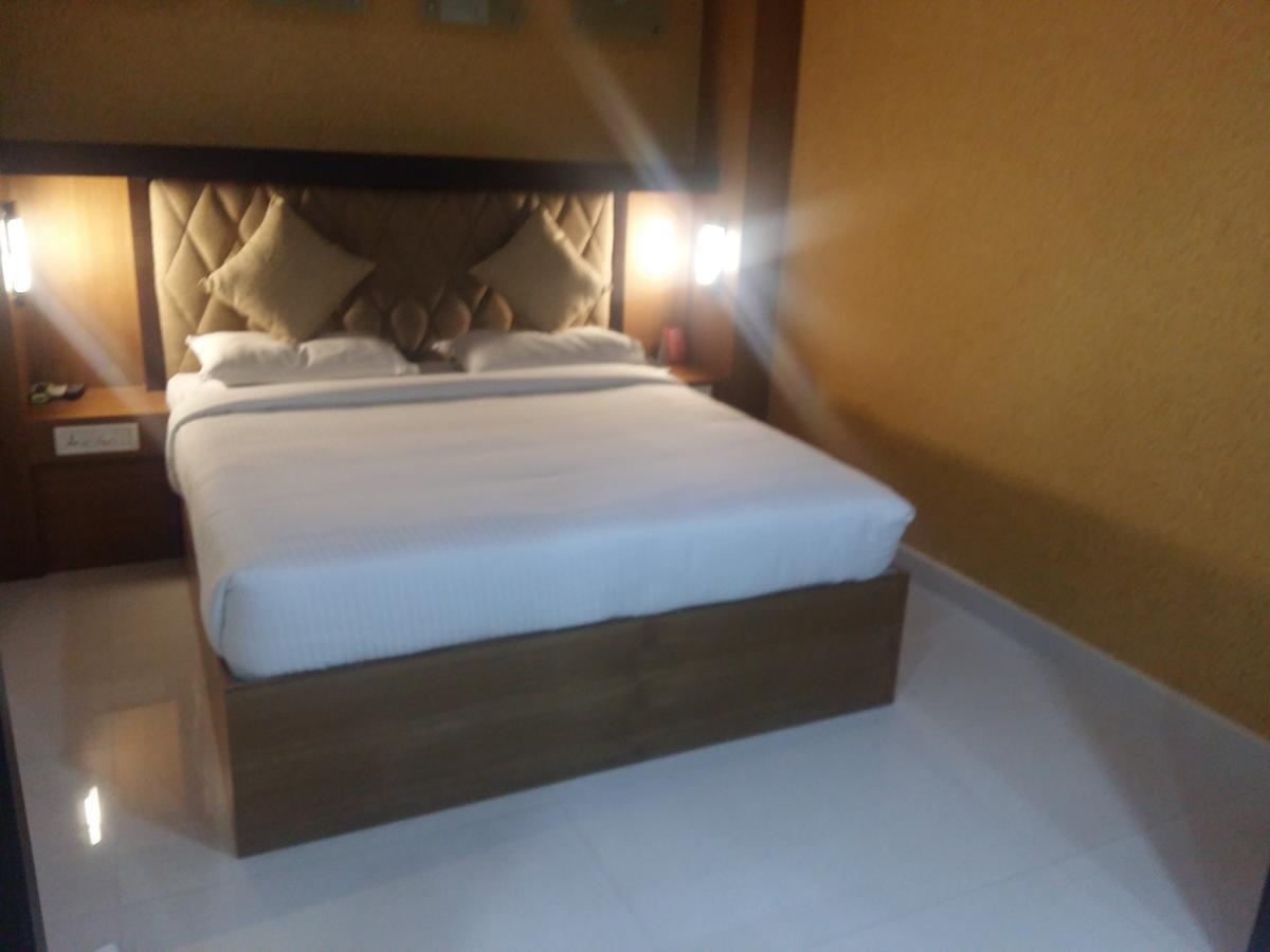 Hotel Sree Gokulam Residency Thrissur Exterior foto