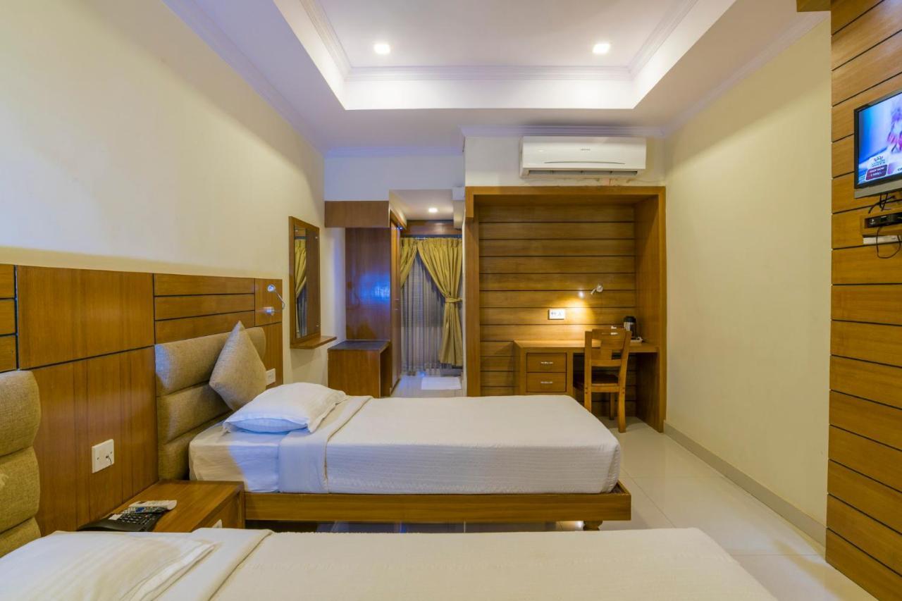 Hotel Sree Gokulam Residency Thrissur Exterior foto
