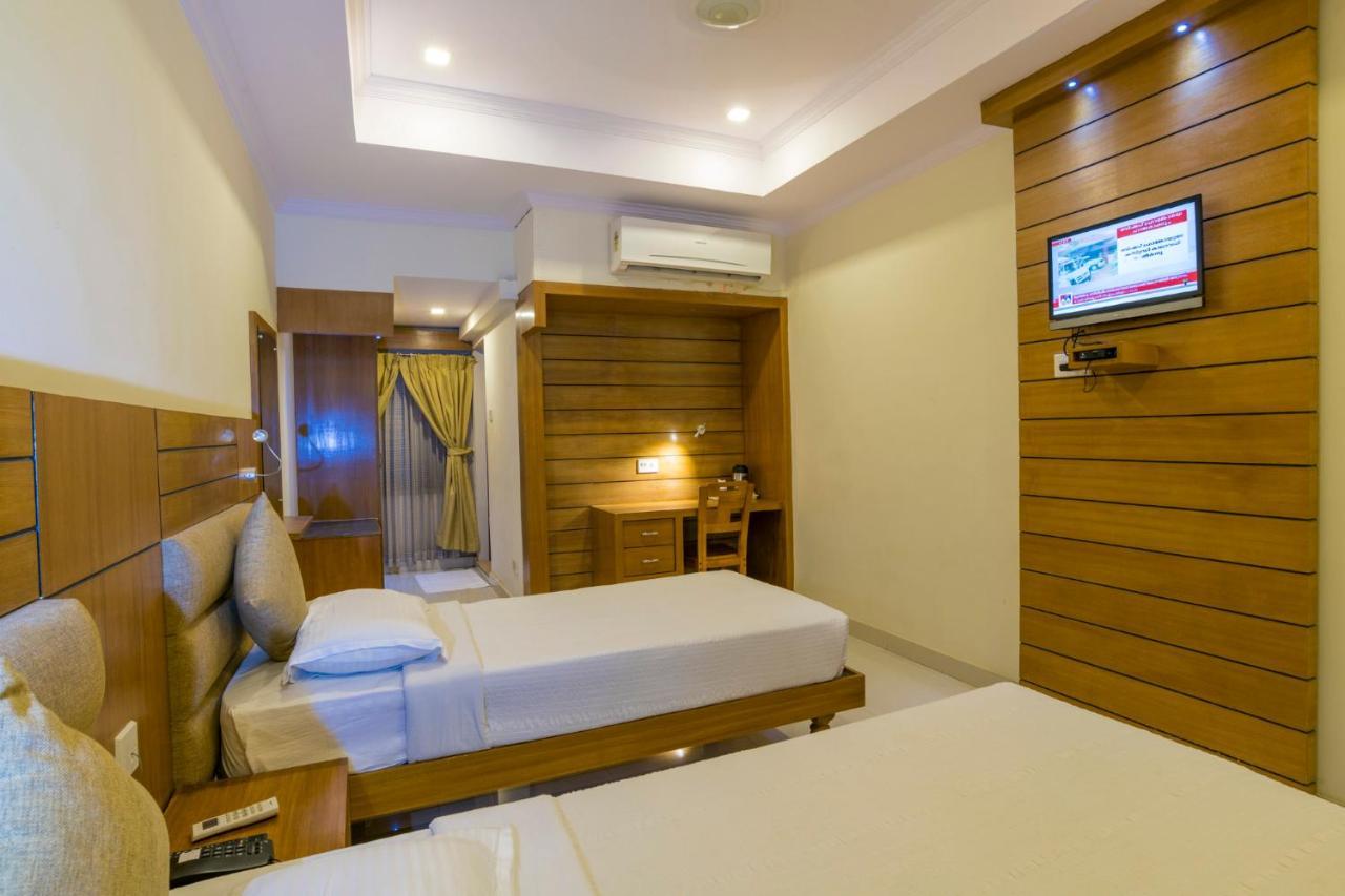 Hotel Sree Gokulam Residency Thrissur Exterior foto